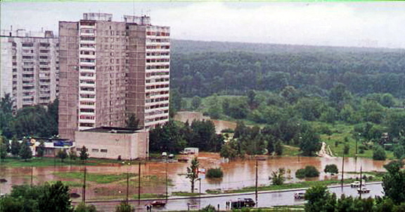Потоп на Боровке у ЗАГСа