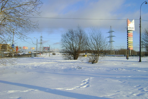 Стела магазина Мосмарт напротив ДСК-3 (2009)