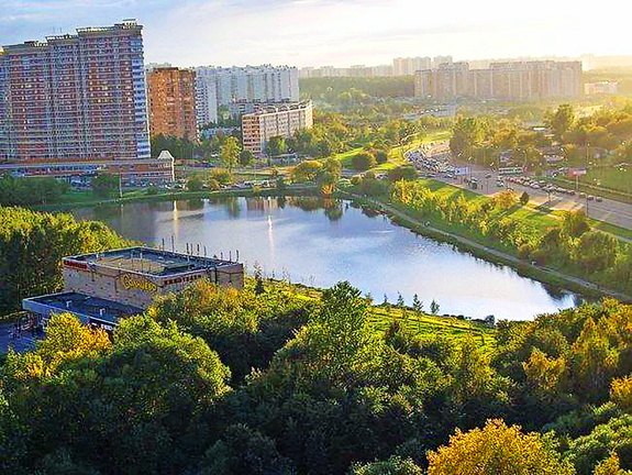 Вид на кинотеатр Солнцево с высоты в 2011 году