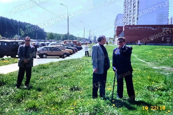 Снимок, сделанный предположительно летом 2002 года, демонстрирует место в Ново-Переделкино, где впоследствии возник "Макдональдс", а также вид на Роял и плотный лесной массив.  